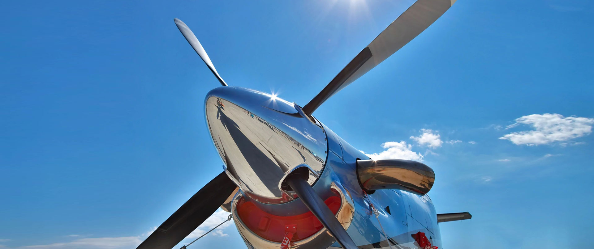 A close up of the propellers on an airplane.